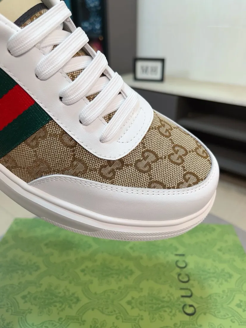 Men's shoes 💰400🌹🌹GUCCI [Gucci] New high-end brand of men's shoes, the latest fashionable casual men's shoes, trendy and versatile style, relaxed and sporty style, uppers imported from Italy, first-layer cowhide, genuine leather lining and ultra-fine workmanship. Original personalized fashionable rubber wear-resistant outsole, light and comfortable on the foot, size 38-44